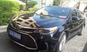 Điểm lại những vụ tặng xe sang cho lãnh đạo xôn xao dư luận