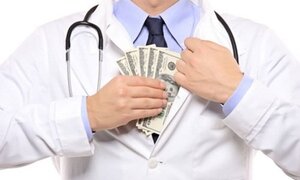 Lương bác sĩ 18 năm ra trường chỉ 6 triệu đồng, vì sao bác sĩ vẫn giàu, rất giàu?