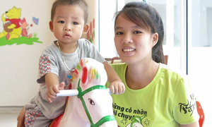 Tái sinh 'cửa sổ tâm hồn' cho 'cậu bé mắt mèo'