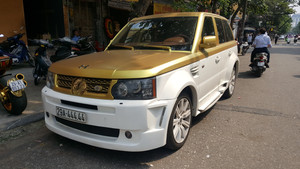 Cận cảnh siêu xe Range Rover hình rồng biển 'ngũ tử' ở Hà Nội