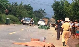 Nam thanh niên băng qua đường bị xe khách tông chết