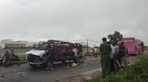 Hai xe khách tông nhau thảm khốc ở Tây Ninh, 6 người chết