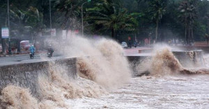 Chiều tối nay áp thấp nhiệt đới giật cấp 9 đổ bộ đất liền, miền Trung mưa to