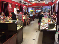 Giá vàng hôm nay 13/10: Thị trường ảm đạm ngày Doanh nhân Việt Nam