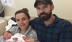 Người phụ nữ mắc ung thư cổ tử cung vẫn sinh con