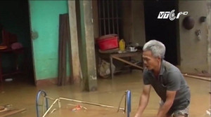 Doanh nhân Thanh Hóa trao hơn 1.000 suất quà cho người dân vùng lũ