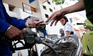 Phát hiện hơn 5.000 lít xăng kém chất lượng chuẩn bị bơm cho khách