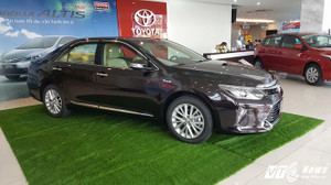 Vừa ra mắt được 1 tuần, Toyota Camry 2017 đã nhận mức giảm giá lên tới 50 triệu đồng