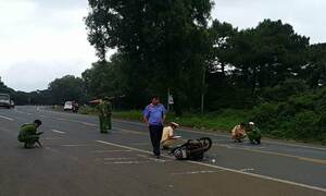 Chở con đi khám bệnh, người phụ nữ bị xe tải tông chết