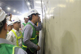 Hầm Hải Vân chằng chịt vết nứt: Thứ trưởng Bộ GTVT nói gì?