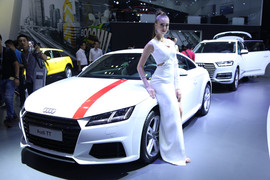 Audi ra mắt 3 mẫu ô tô 'đẹp, độc, đắt' tại Việt Nam