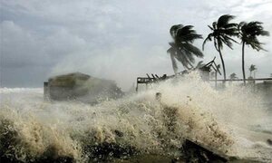 Tin mới nhất: Bão số 12 có thể mạnh cấp 11, gió giật hơn 100 km/h trước khi đổ bộ