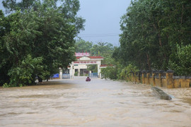 Lũ lên chưa đến 1 ngày, Huế đã có ít nhất 4 người chết và mất tích
