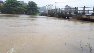 Nguy cơ lũ chồng lũ, Huế tiếp tục sơ tán dân