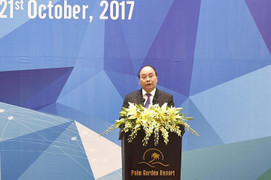 Thủ tướng Nguyễn Xuân Phúc ăn sáng làm việc với doanh nghiệp APEC 2017