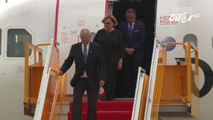 Video: Tổng thống Peru đi máy bay thương mại đến Đà Nẵng dự APEC