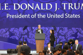 Tổng thống Donald Trump phát biểu tại CEO Summit: Mật vụ Mỹ kiểm tra từng cái dây điện