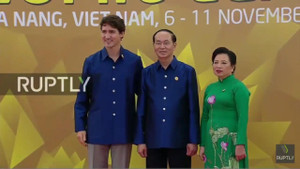 Video: Chủ tịch nước bắt tay, chụp ảnh lưu niệm cùng Thủ tướng Canada