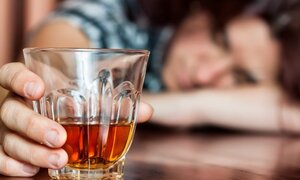 Cách phân biệt rượu độc, rượu methanol tránh chết người, oan mạng do uống rượu