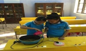 Học sinh cấp 2 ở Huế điều chế 'thần dược' trị sâu răng bằng lá bàng non