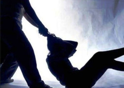 Đang lo hậu sự cho vợ, chồng ra vườn sau nhà tự tử