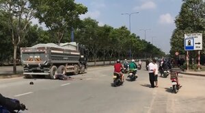 Chạy xe tốc độ cao lao vào đuôi xe tải, 2 người chết tại chỗ