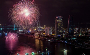 Người dân 'tay xách nách mang' trở lại Sài Gòn sau 3 ngày nghỉ Tết Dương lịch 2018