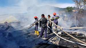 'Bà hỏa' thiêu rụi 4 căn nhà ngày đầu năm mới 2018