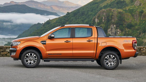 'Vua bán tải' Ford Ranger khởi đầu năm 2018 bằng giảm giá