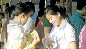 Thưởng Tết giáo viên: Nơi 30 triệu đồng, chỗ chỉ 50 nghìn đồng