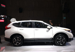 Honda bất ngờ tăng giá mẫu SUV CR-V 7 chỗ thêm 150 triệu đồng