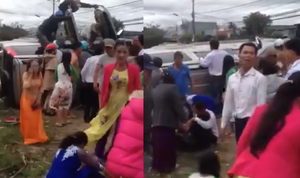 Xe ô tô chở khách đi đám cưới gặp nạn, 2 người nhập viện