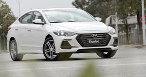 Hyundai công bố Elantra Sport 2018 'rẻ giật mình', giá 729 triệu đồng