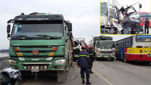 Tai nạn trên cầu Thăng Long, 2 người thương vong