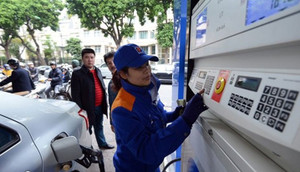 Đề xuất áp thuế môi trường xăng dầu 4.000 đồng/lít: 'Thuế tăng, giá xăng tăng, phải chấp nhận thôi'