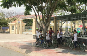 Cô giáo quỳ xin lỗi phụ huynh ở Long An: Chiều nay họp xem xét kỷ luật hiệu trưởng