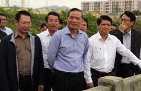 Bí thư Trương Quang Nghĩa yêu cầu doanh nghiệp mở đường cho dân xuống biển Đà Nẵng