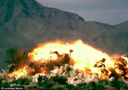 Video: Tên lửa tầm xa dùng tấn công Syria thể hiện độ chính xác ấn tượng