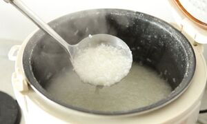 Công an điều tra nghi án 3 người bị đầu độc khi ăn cháo