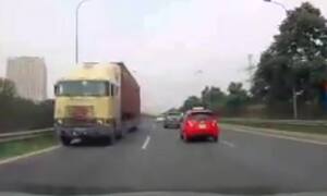 Container chạy ngược chiều kiểu 'giết người' trên Đại lộ Thăng Long: Truy tìm để xử lý