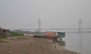 Cảnh sát điều tra việc người phụ nữ mang thai chết ở sông Hồng