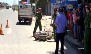 Chở con đi khám bệnh, gia đình 3 người bị tai nạn thương tâm