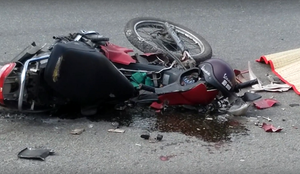 Va chạm với xe ben, 2 người đi xe máy thương vong