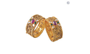 Giá vàng hôm nay 1/8: Chờ đợi thông tin từ thị trường thế giới