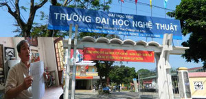 Giảng viên Đại học Huế tố đồng nghiệp không có chuyên môn vẫn hướng dẫn khoá luận: Lãnh đạo trường phản hồi
