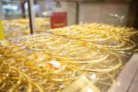 Giá vàng hôm nay 13/8: Vàng thế giới giảm sâu, báo hiệu một tương lai không mấy sáng sủa