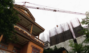 Dự án căn hộ cao cấp trên khu đất vàng ở Huế gây nứt hàng loạt nhà dân