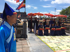 Ảnh: Người xưa cung tiến sản vật Thanh Trà dâng vua thế nào?