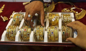 Giá vàng hôm nay 3/9: Nghỉ ngơi ngày lễ, thị trường 'đóng băng'