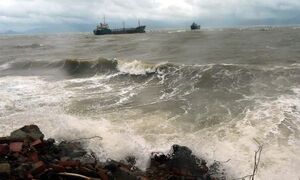 Tin mới nhất siêu bão MANGKHUT: Gió giật trên cấp 17 quần thảo Biển Đông